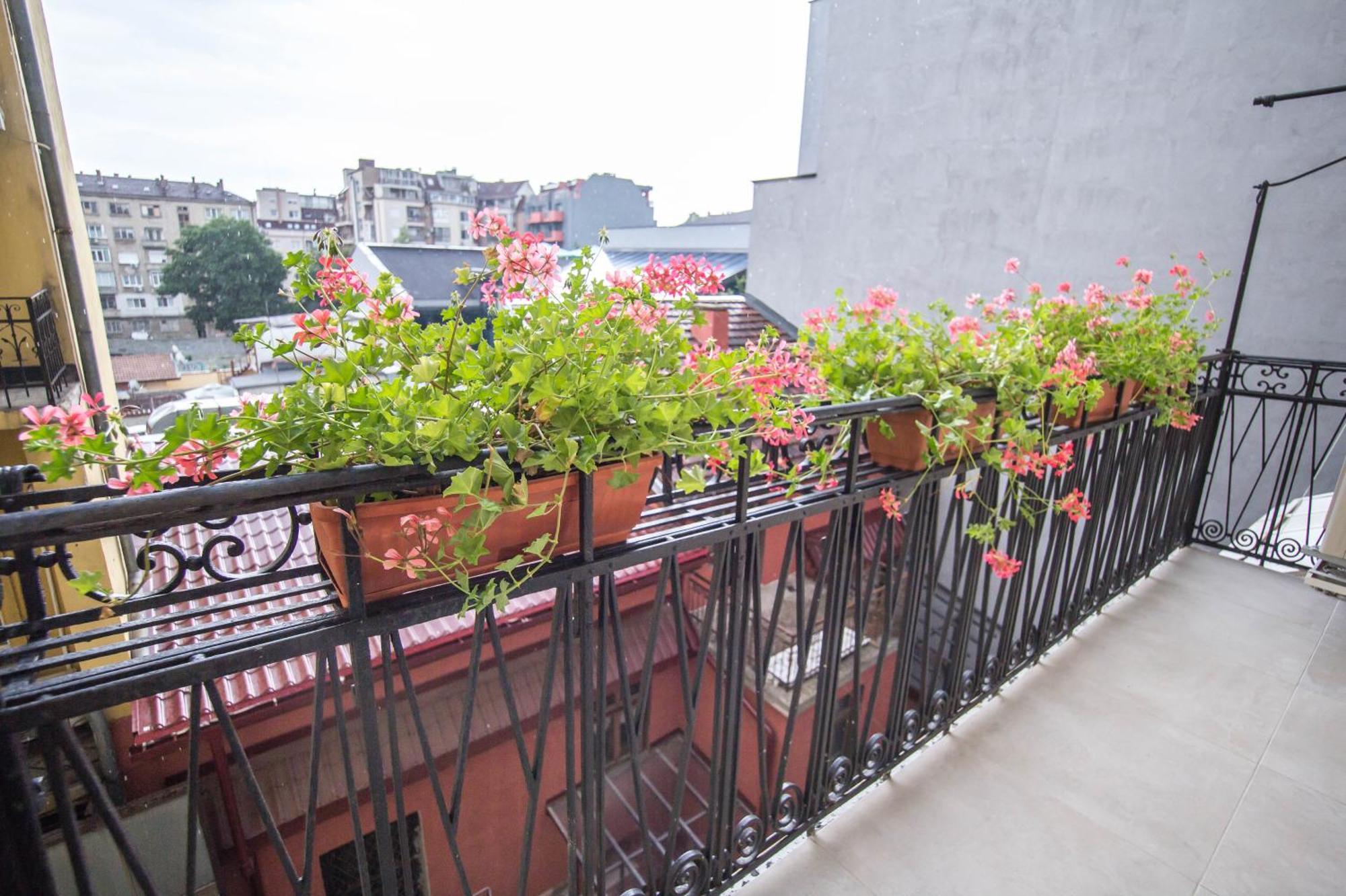 Апартамент Lion's Bridge Boutique 2bdrm Apt, Center Gem