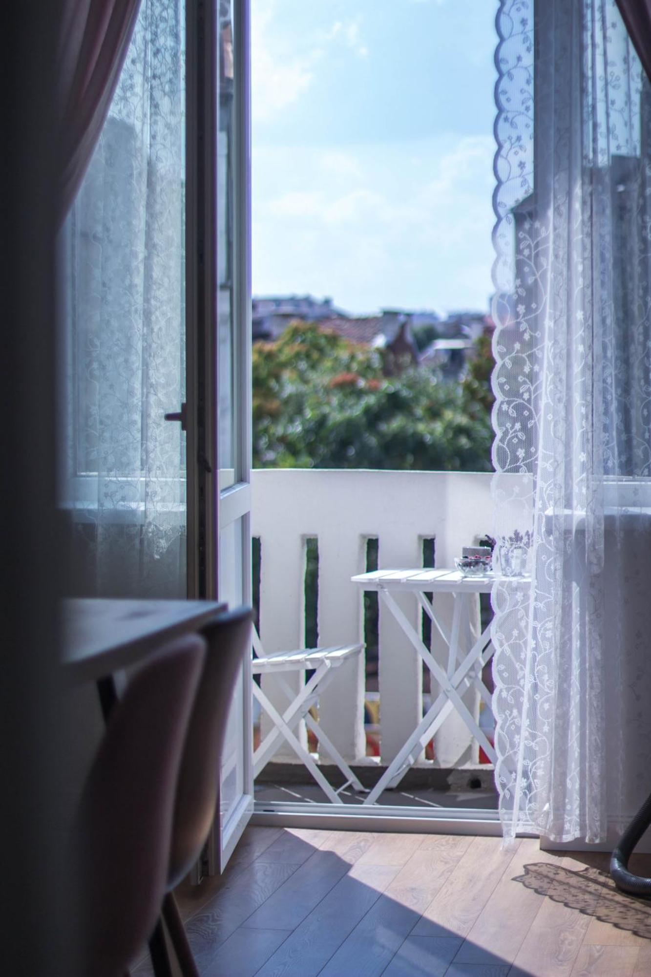 Lion's Bridge Boutique 2bdrm Apt, Center Gem * София