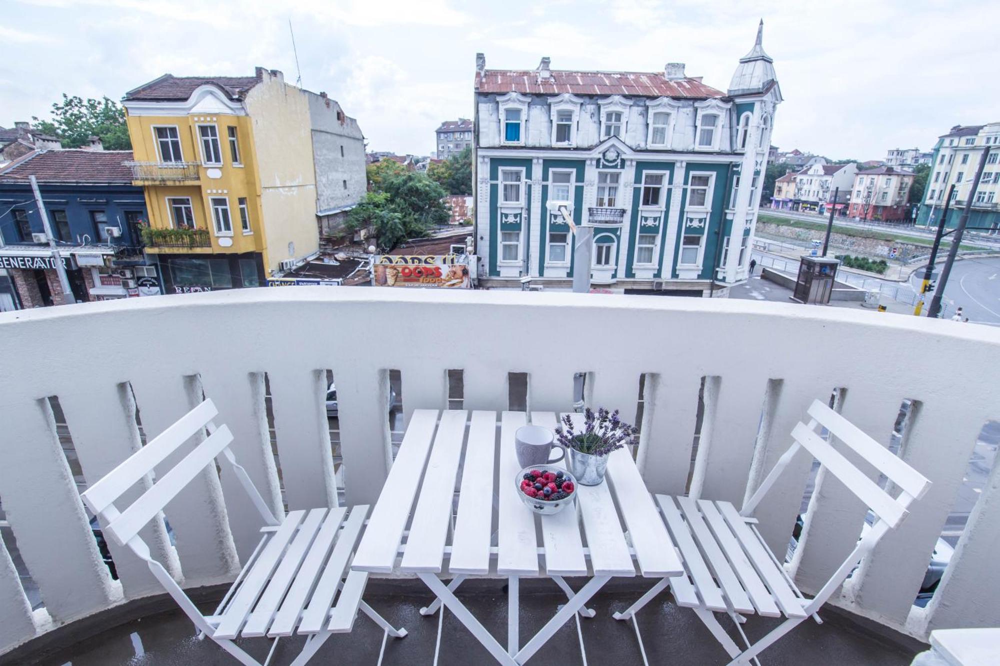 Апартамент Lion's Bridge Boutique 2bdrm Apt, Center Gem