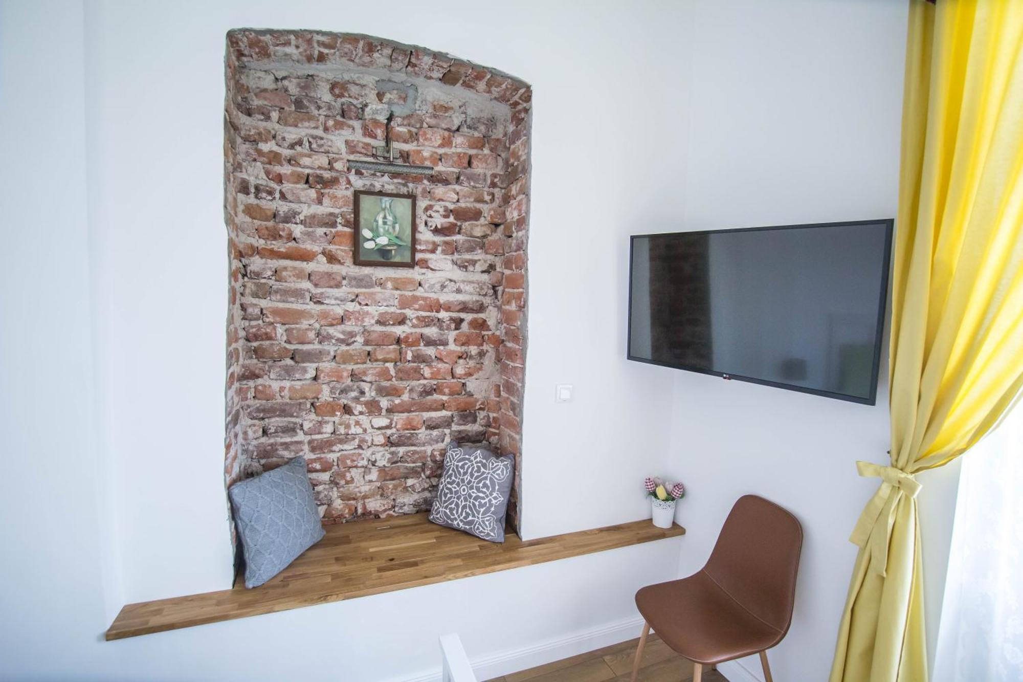 Апартамент Lion's Bridge Boutique 2bdrm Apt, Center Gem София