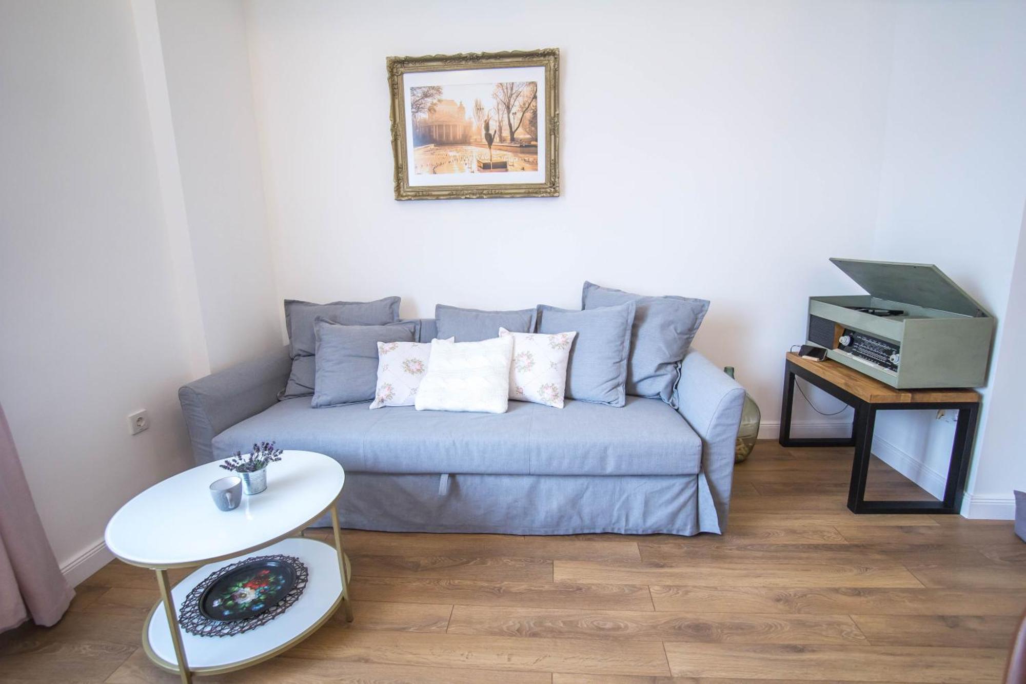 Апартамент Lion's Bridge Boutique 2bdrm Apt, Center Gem