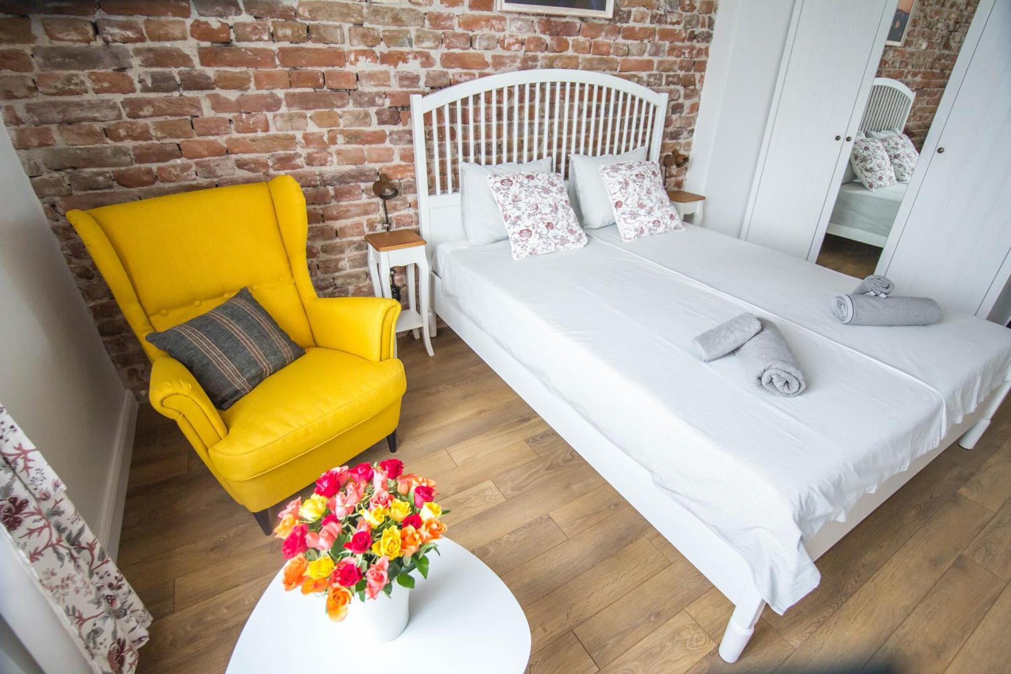 Апартамент Lion's Bridge Boutique 2bdrm Apt, Center Gem