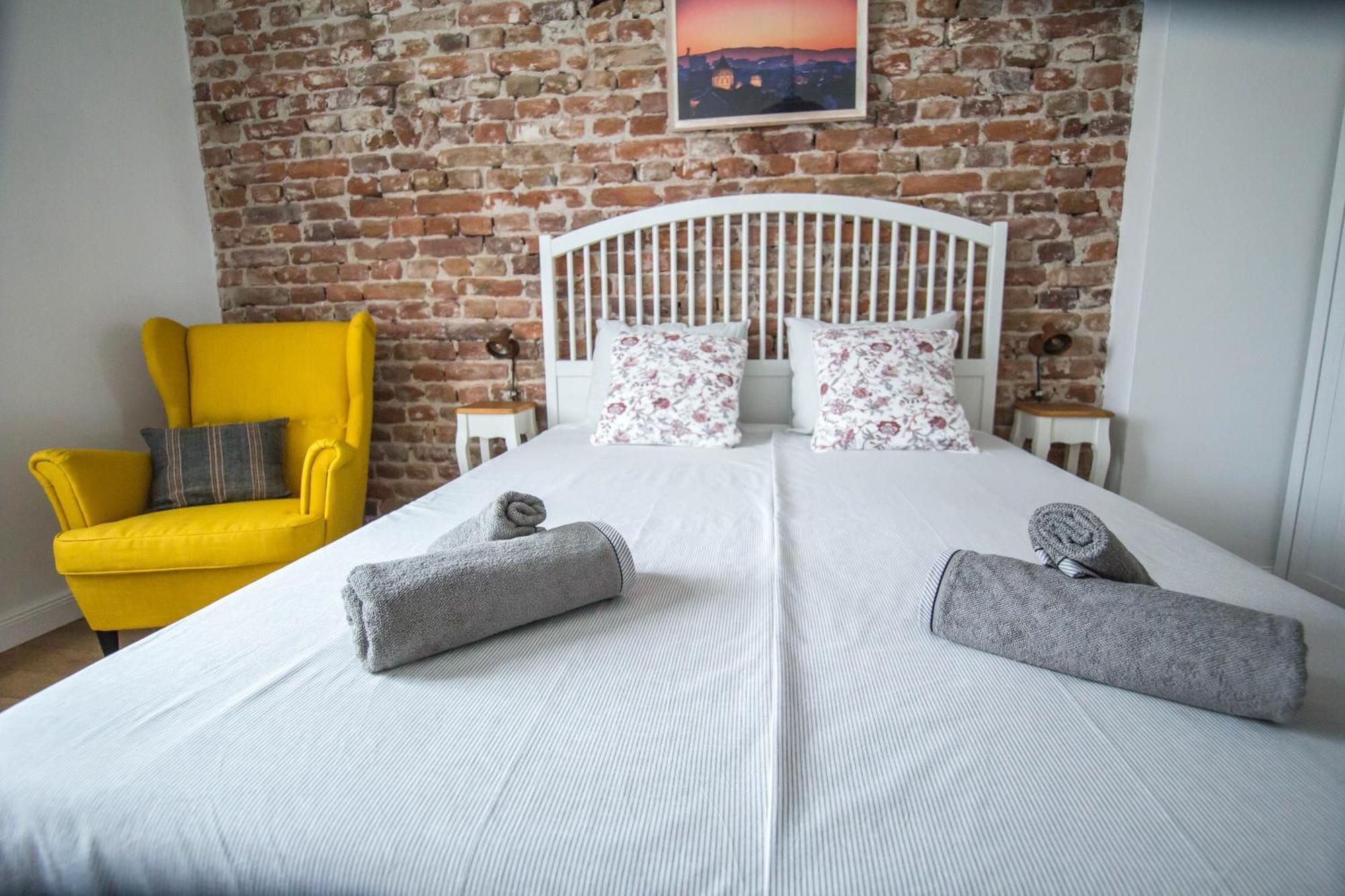 Lion's Bridge Boutique 2bdrm Apt, Center Gem Daire Sofya