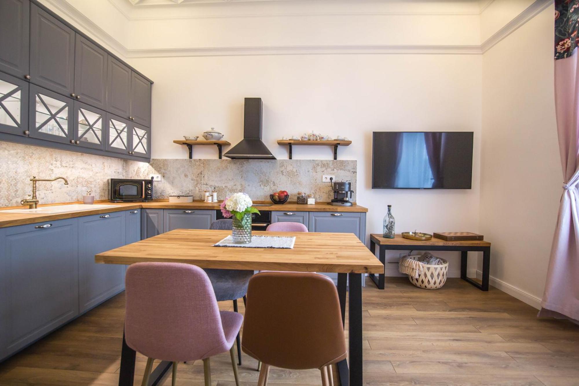 Lion's Bridge Boutique 2bdrm Apt, Center Gem Апартамент